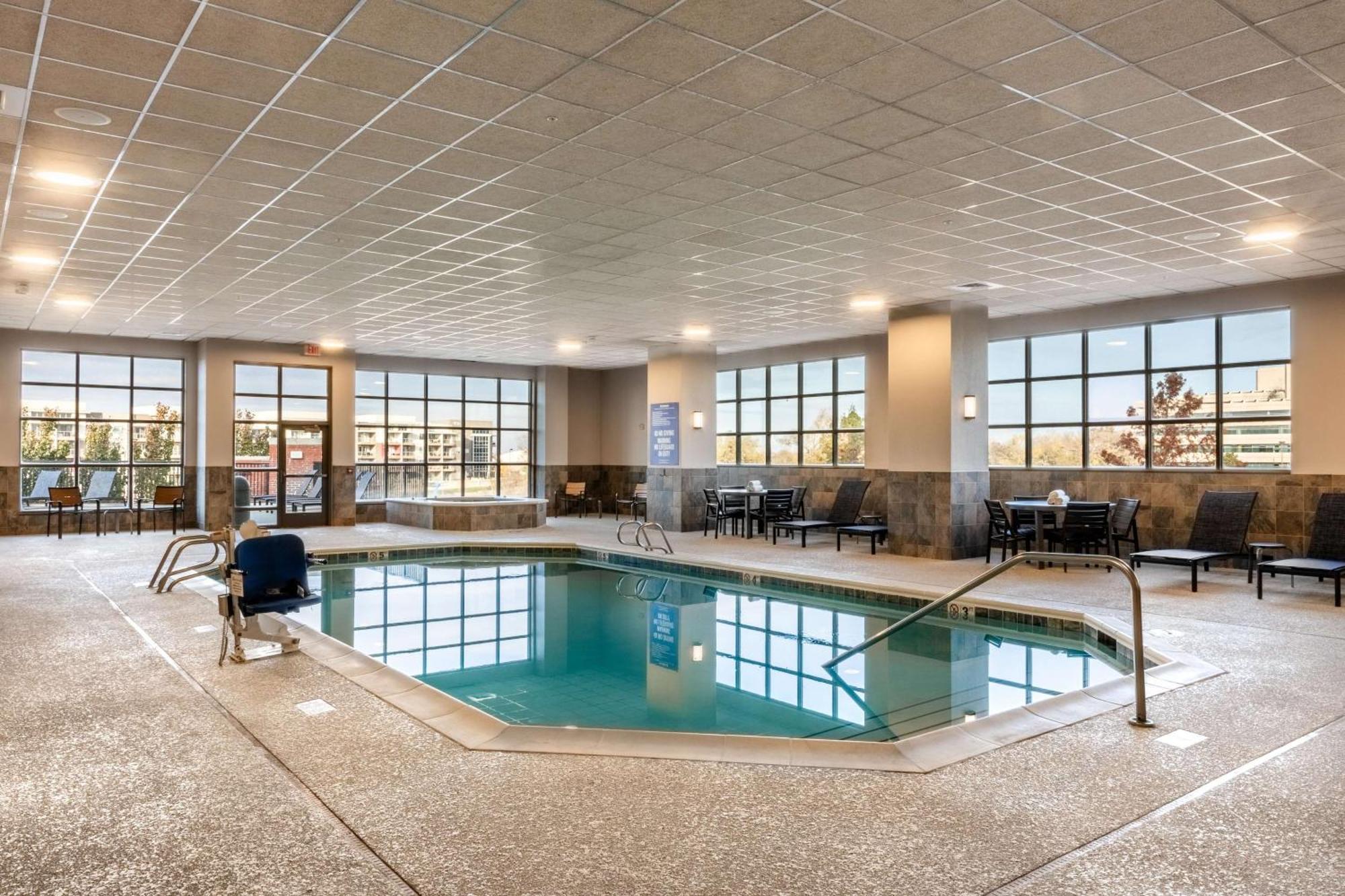 Drury Plaza Hotel Broadview Wichita Eksteriør bilde