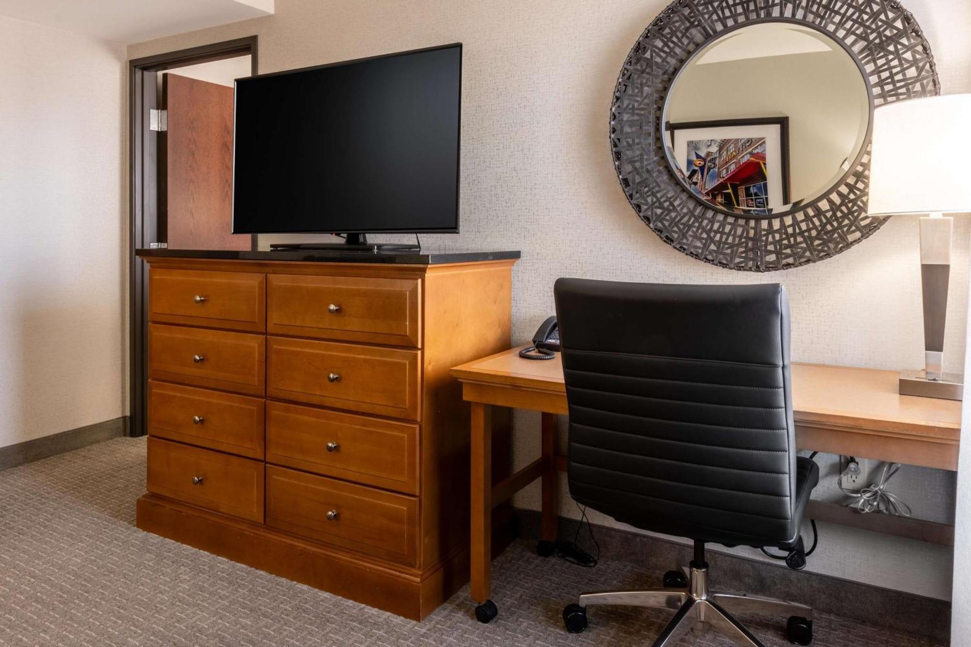 Drury Plaza Hotel Broadview Wichita Eksteriør bilde