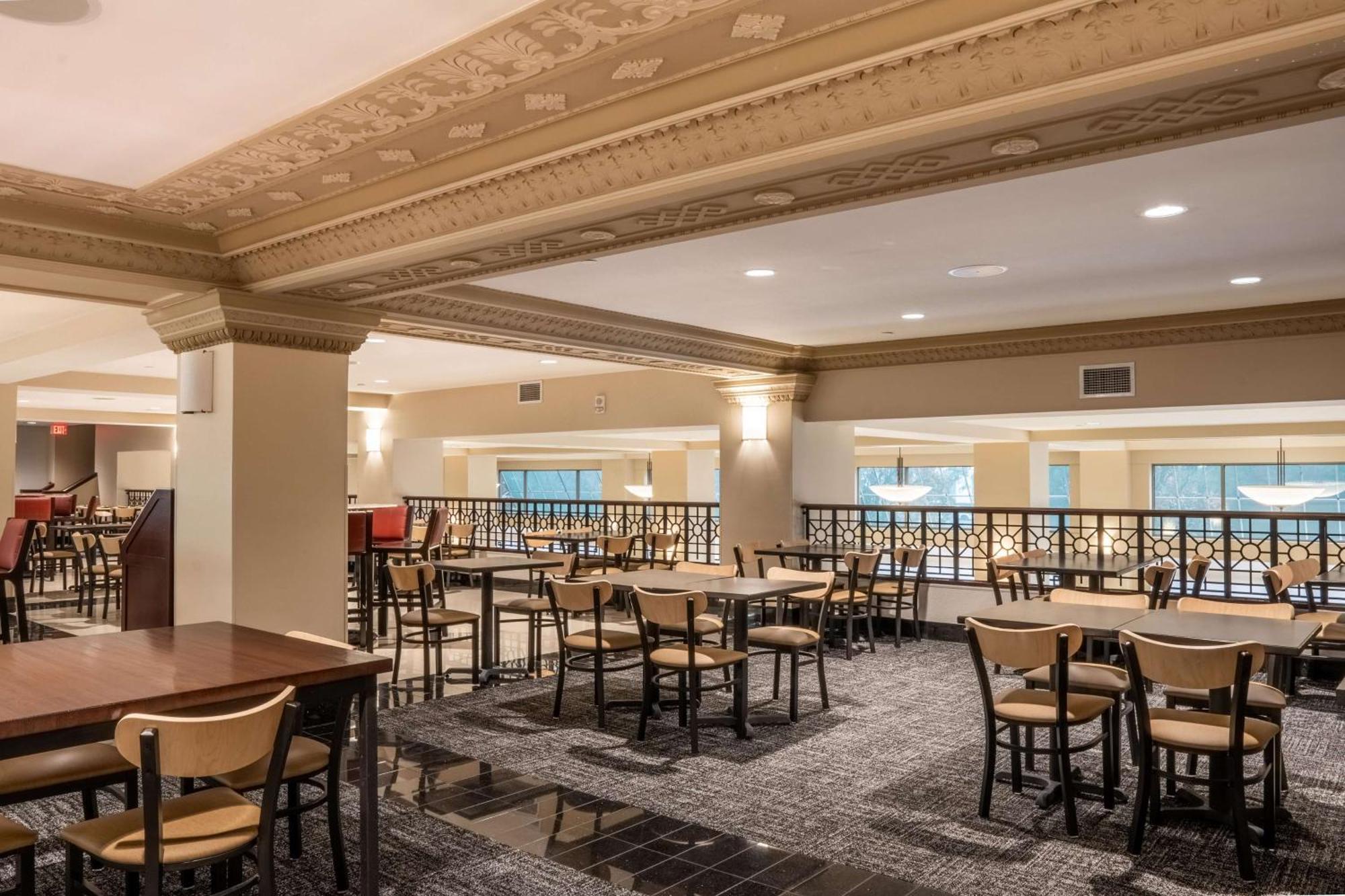 Drury Plaza Hotel Broadview Wichita Eksteriør bilde